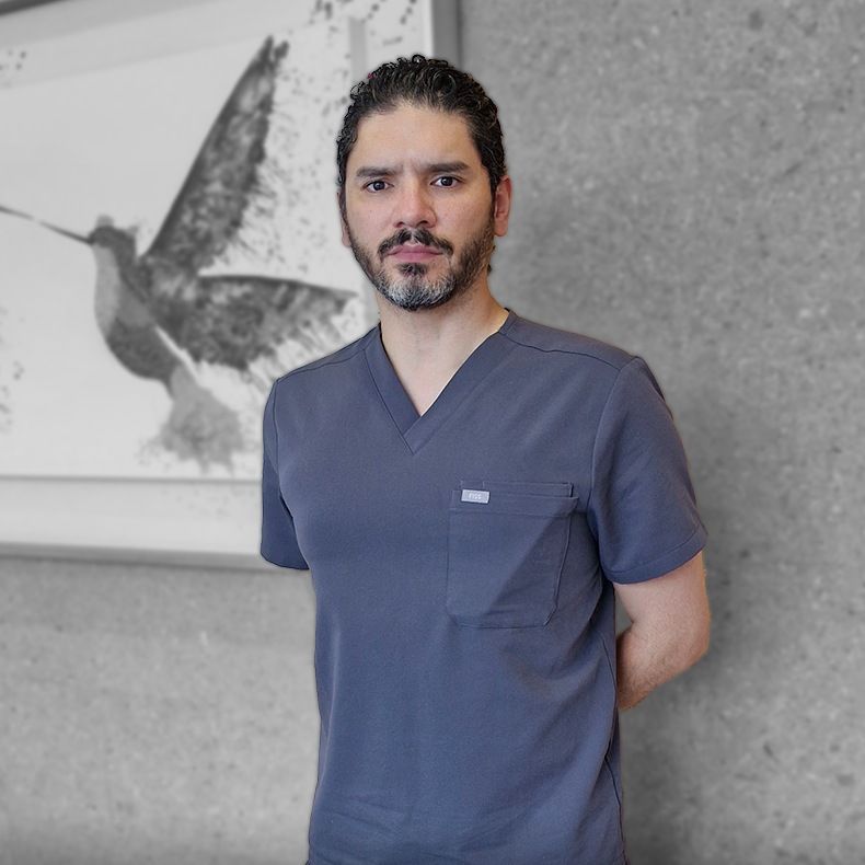 El Dr. Rodrigo León ha atendido a cientos de pacientes con diagnóstico de cáncer de próstata con resultados positivos.